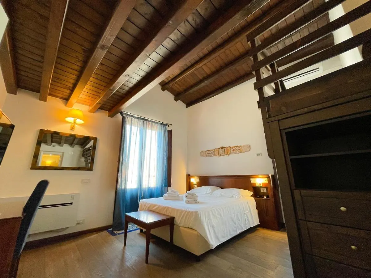 Hotel La Plumeria Cefalu