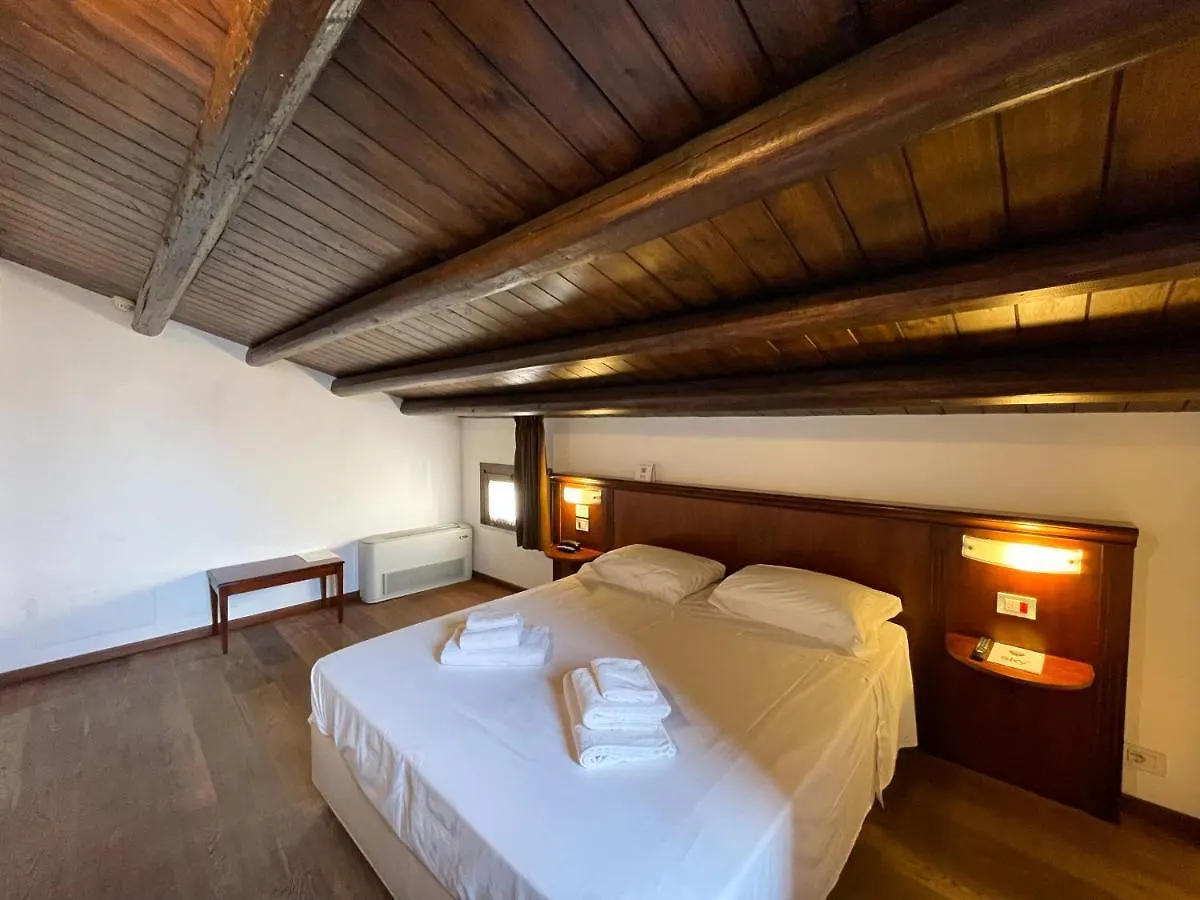 Hotel La Plumeria Cefalu