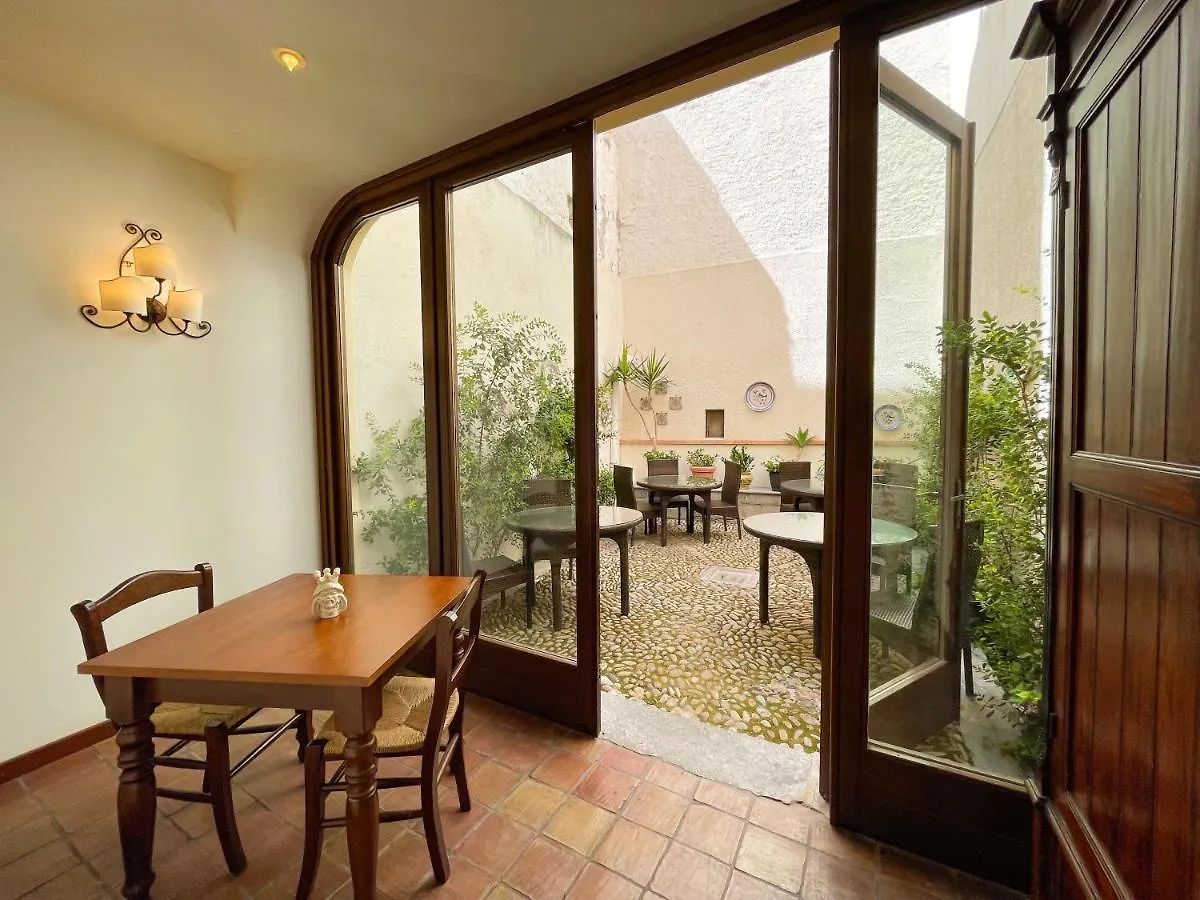 Hotel La Plumeria Cefalu
