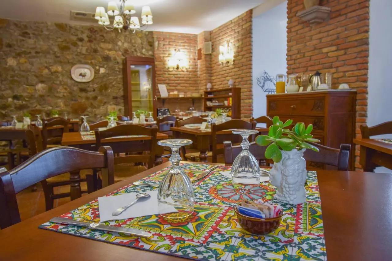 Hotel La Plumeria Cefalu 4*,